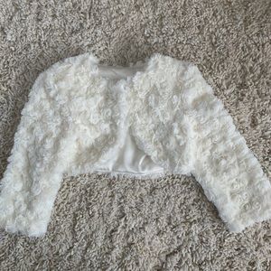 White dressy long sleeve short jacket